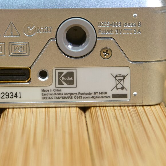 Kodak EasyShare C643 6.1MP 3X Optical Zoom Digital Camera (silver) - Picture 8 of 8